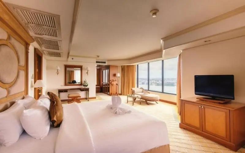 Queen Suite River View | Montien Riverside Hotel 5-star international luxury beside the Chao Phraya River