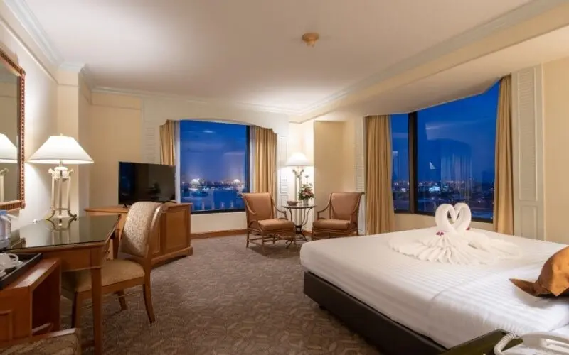 ห้องดีลักซ์ คอร์เนอร์ | โรงแรมมณเฑียร ริเวอร์ไซด์ กรุงเทพ แถว พระราม 3 ระดับ 5 ดาว ติดแม่น้ำเจ้าพระยา