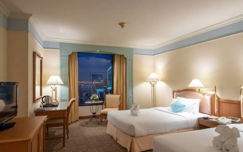 Deluxe River View | Montien Riverside Hotel 5-star international luxury beside the Chao Phraya River